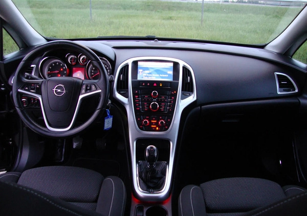 Opel Astra cena 23500 przebieg: 165800, rok produkcji 2010 z Syców małe 704
